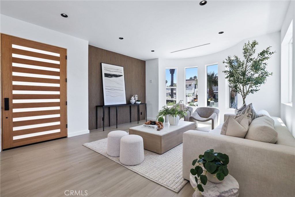 MLS #OC25196392 image #5