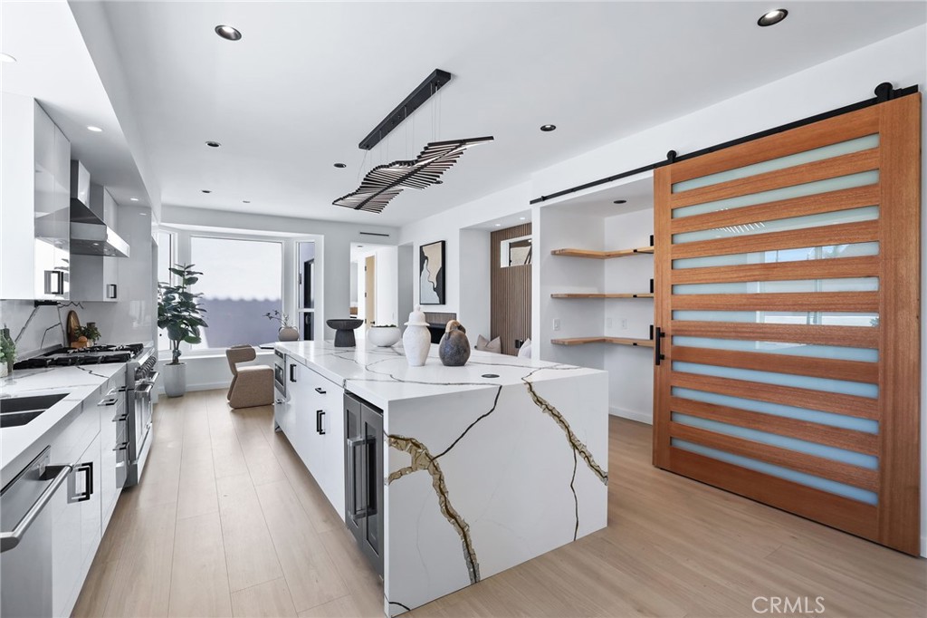 MLS #OC25196392 image #9