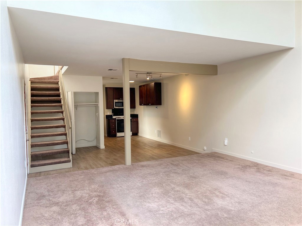 MLS #OC25196431 image #2