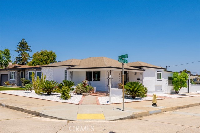 MLS #OC25196594 image #1