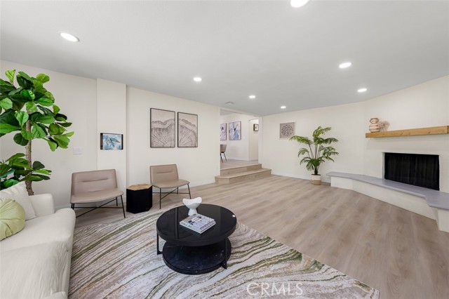 MLS #OC25196594 image #9