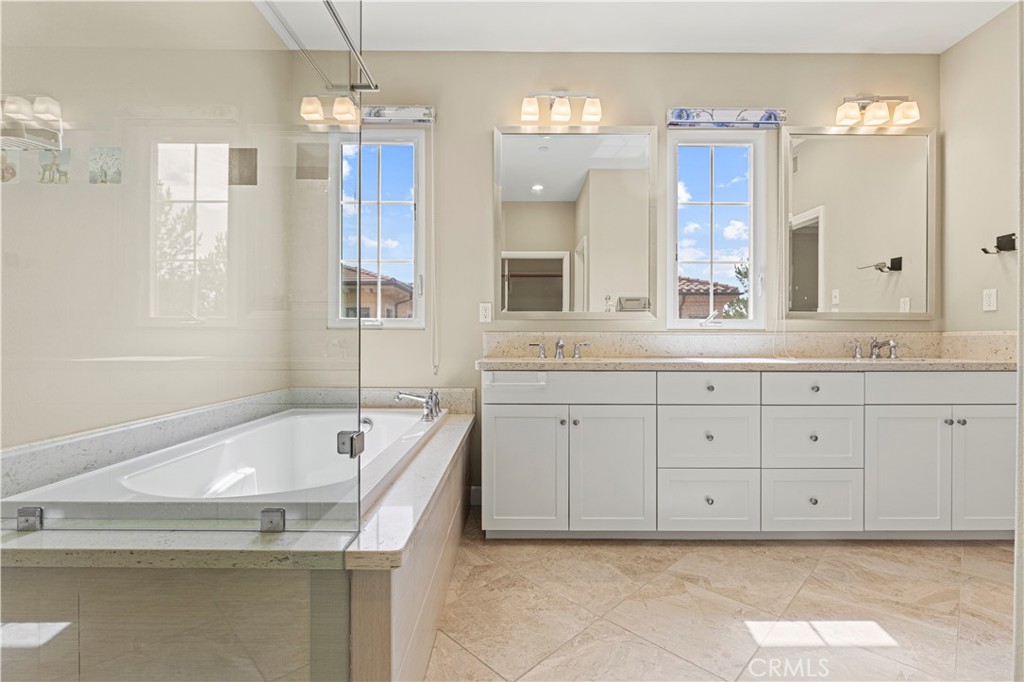 MLS #OC25196596 image #26