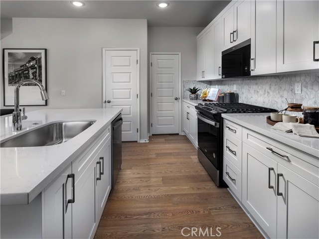 MLS #OC25196632 image #3