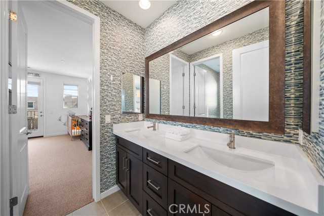 MLS #OC25196678 image #37