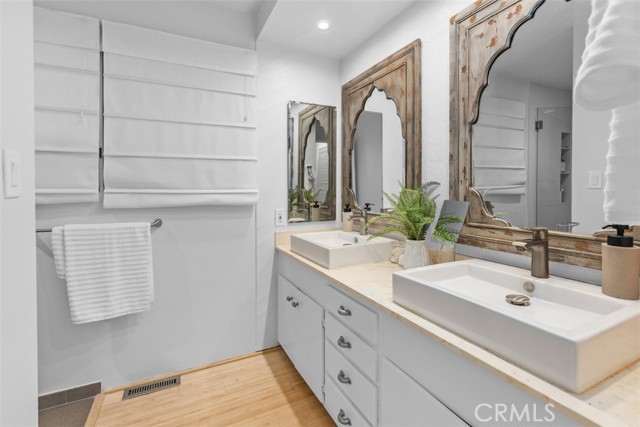 MLS #OC25196736 image #19