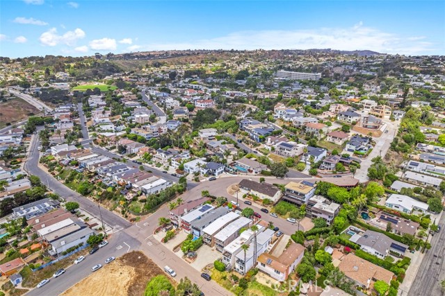 MLS #OC25196736 image #38