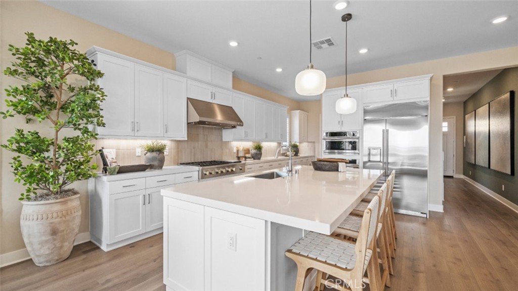 MLS #OC25197345 image #1