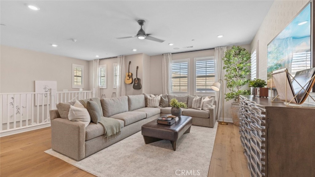 MLS #OC25197345 image #25