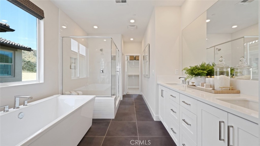 MLS #OC25197354 image #17