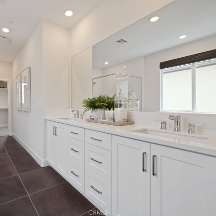 MLS #OC25197354 image #18