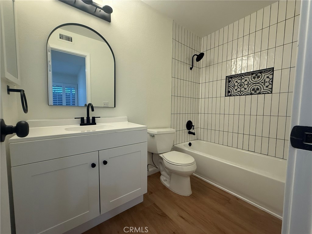 MLS #OC25197400 image #16