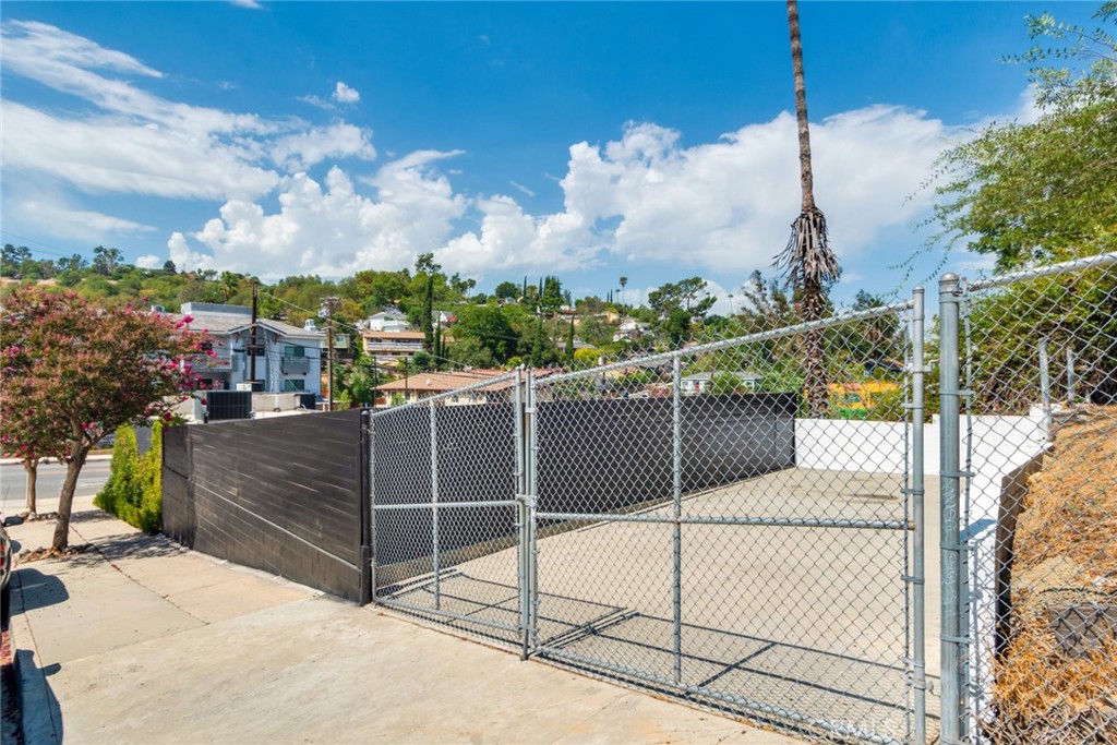 MLS #OC25197606 image #14