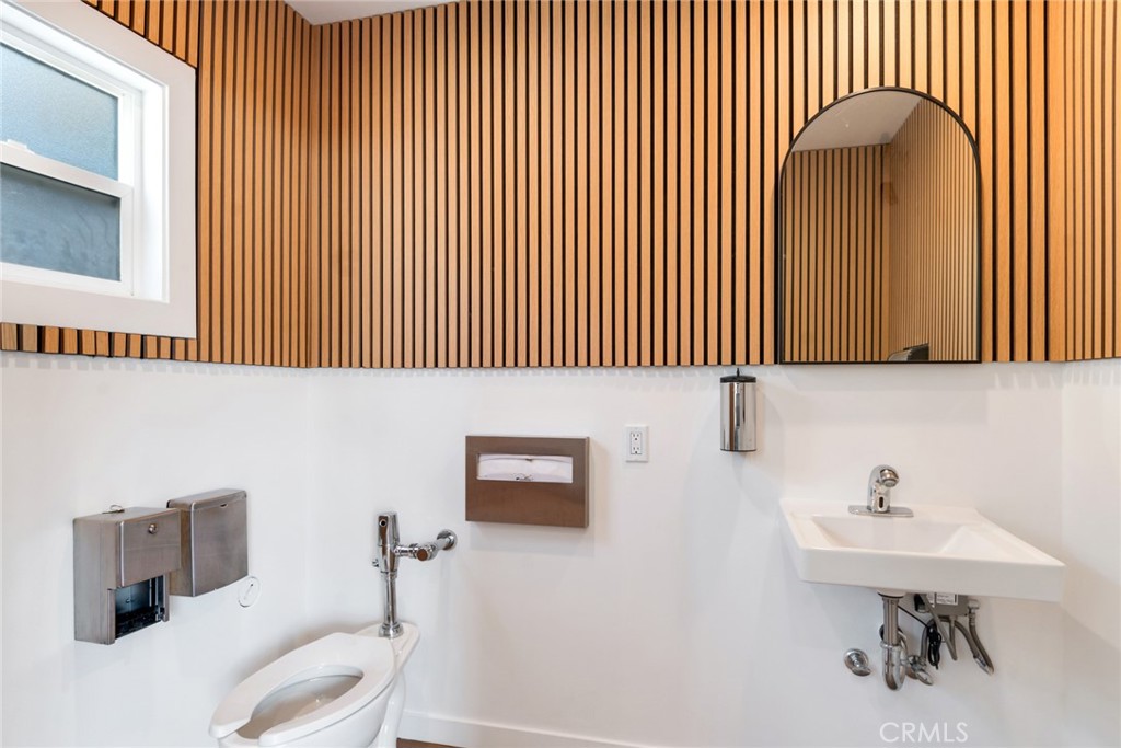 MLS #OC25197606 image #9