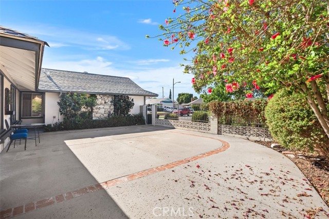 MLS #OC25197794 image #4