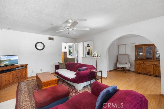 MLS #OC25197794 image #9