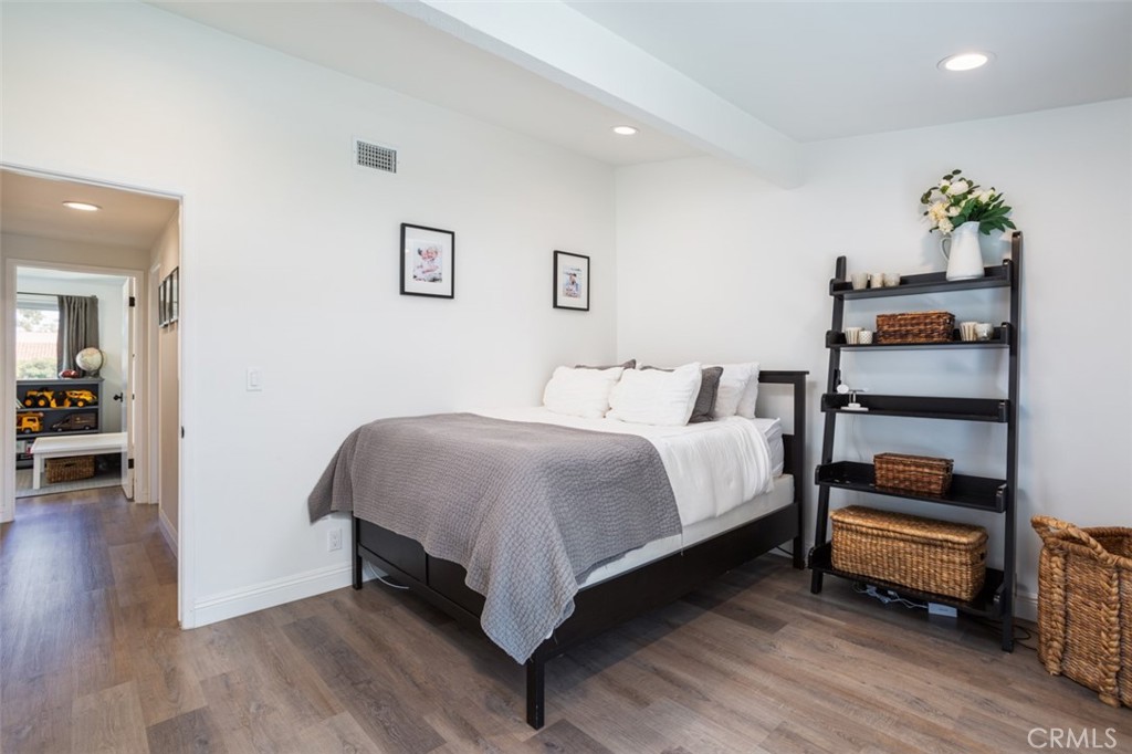 MLS #OC25197957 image #8