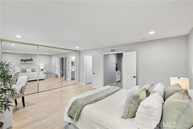 MLS #OC25198027 image #17