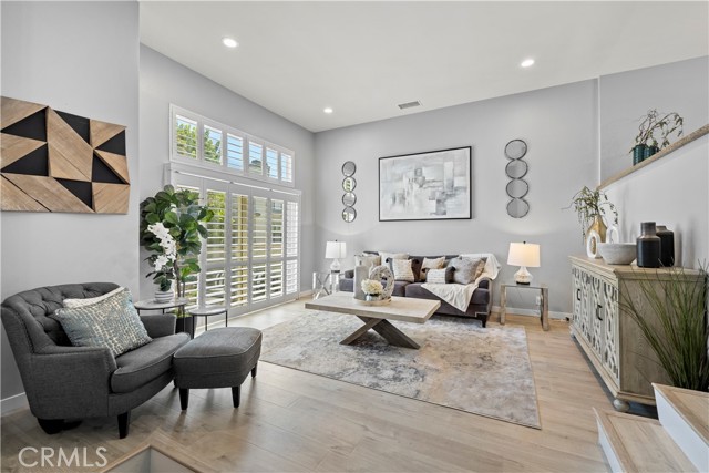 MLS #OC25198027 image #3
