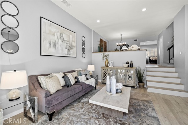 MLS #OC25198027 image #4
