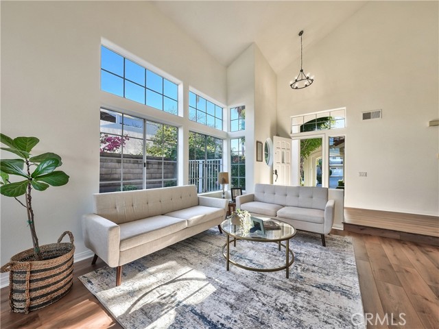 MLS #OC25198134 image #8