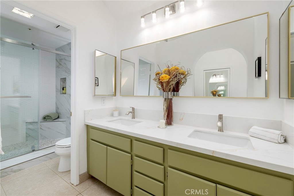 MLS #OC25198185 image #16