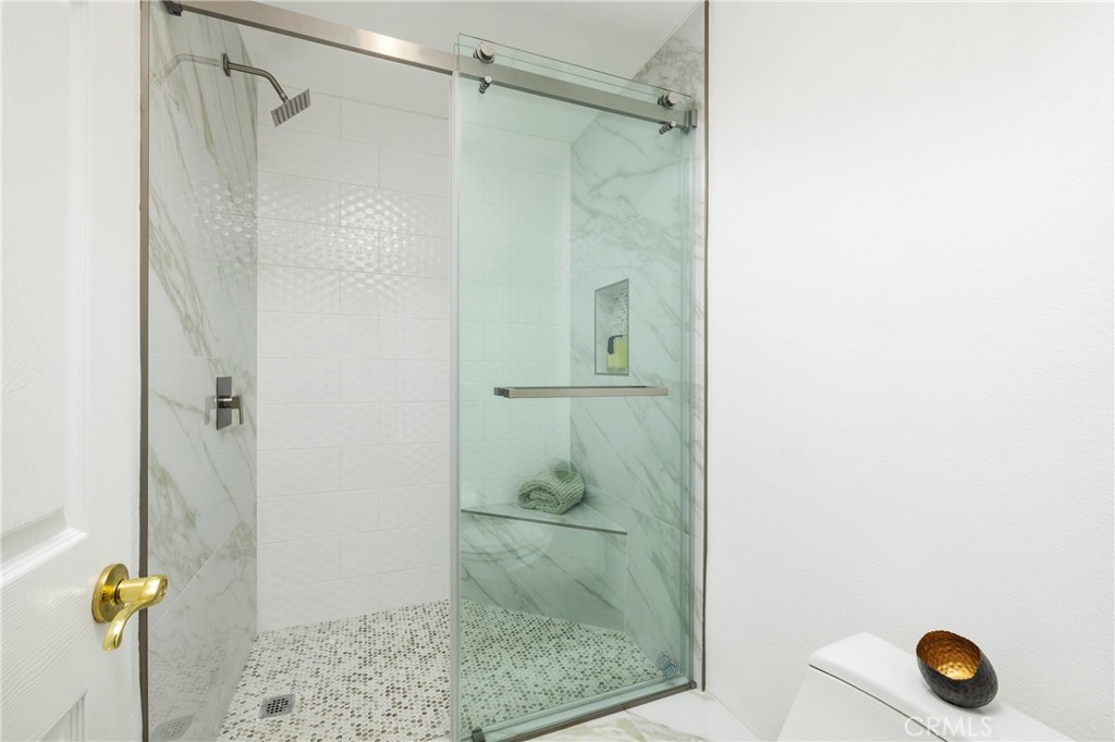 MLS #OC25198185 image #17