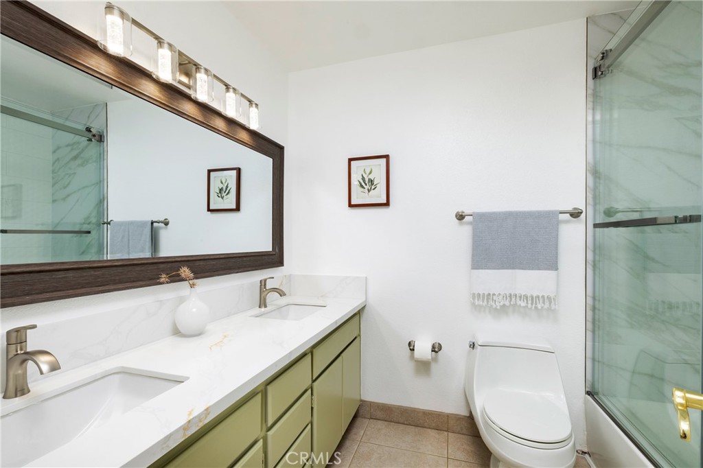 MLS #OC25198185 image #19