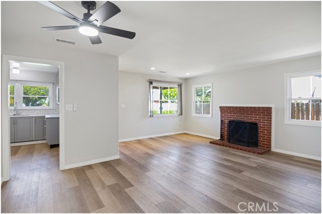 MLS #OC25198439 image #10