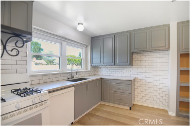 MLS #OC25198439 image #8