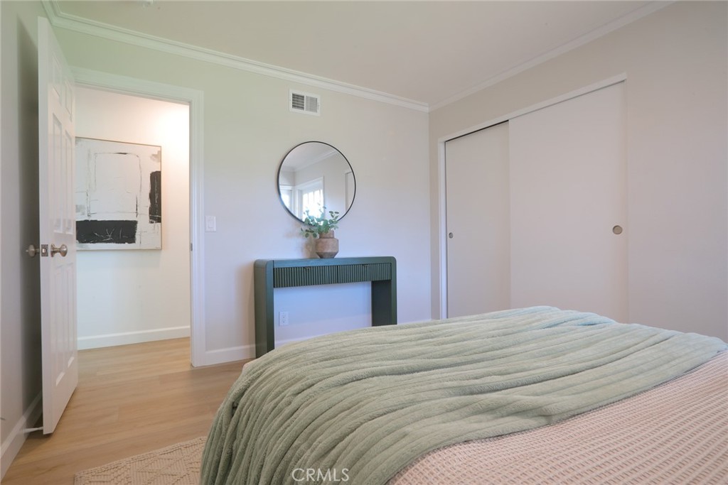 MLS #OC25198496 image #12