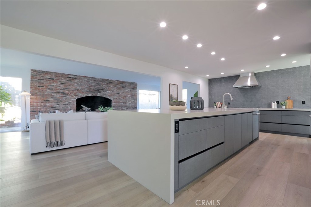 MLS #OC25198496 image #2