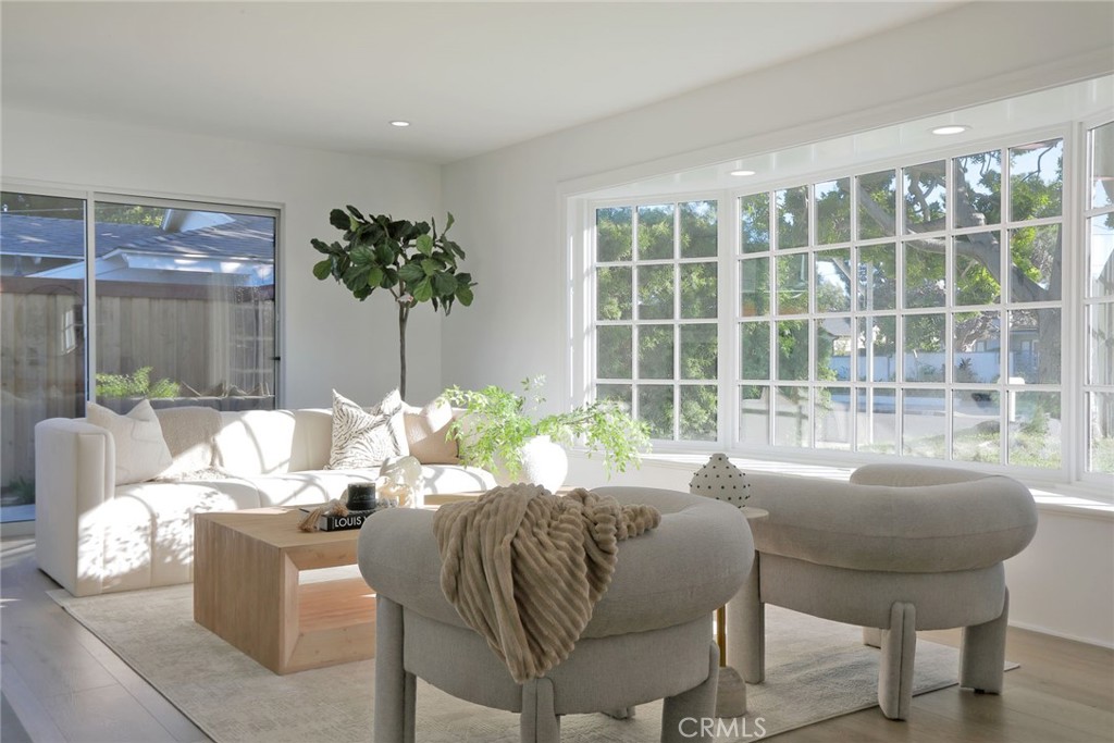 MLS #OC25198496 image #6