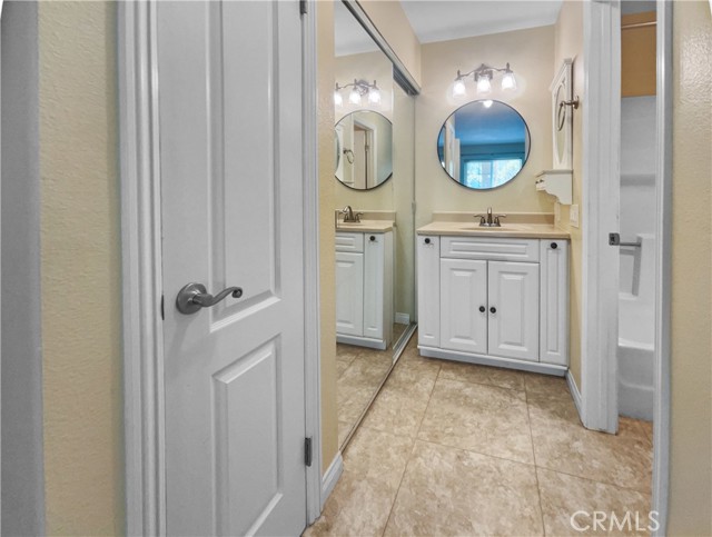 MLS #OC25198606 image #12