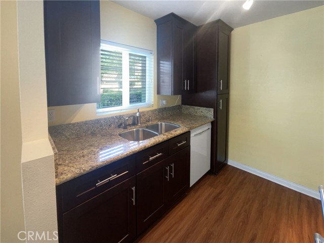 MLS #OC25198606 image #5