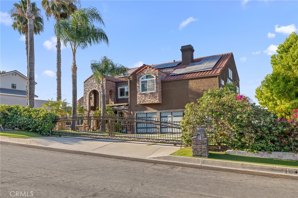 MLS #OC25198768 image #1