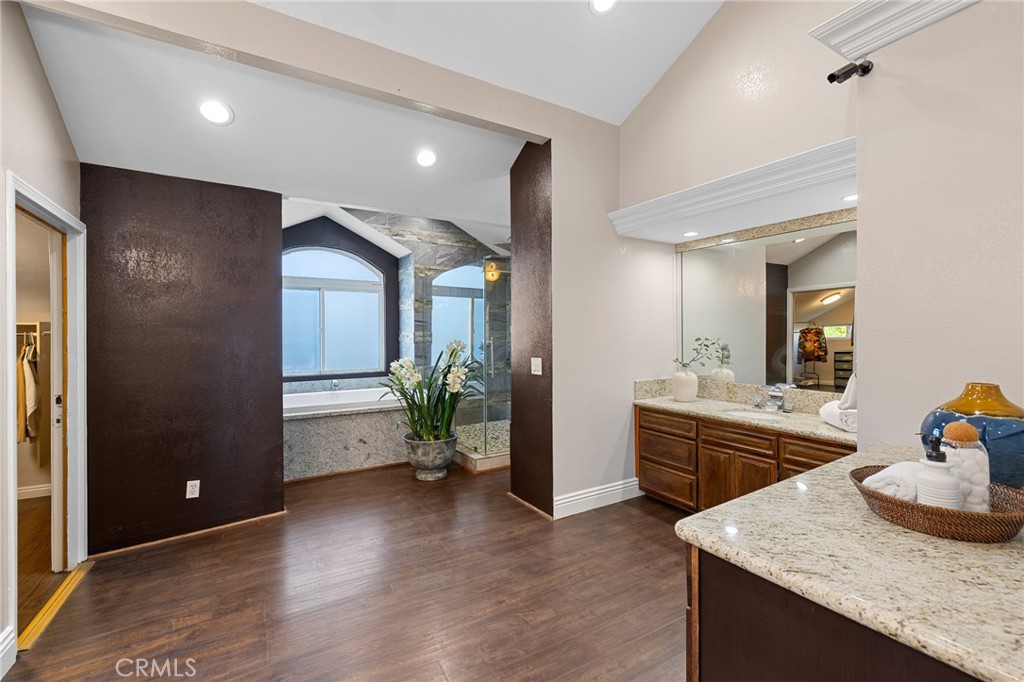 MLS #OC25198768 image #33