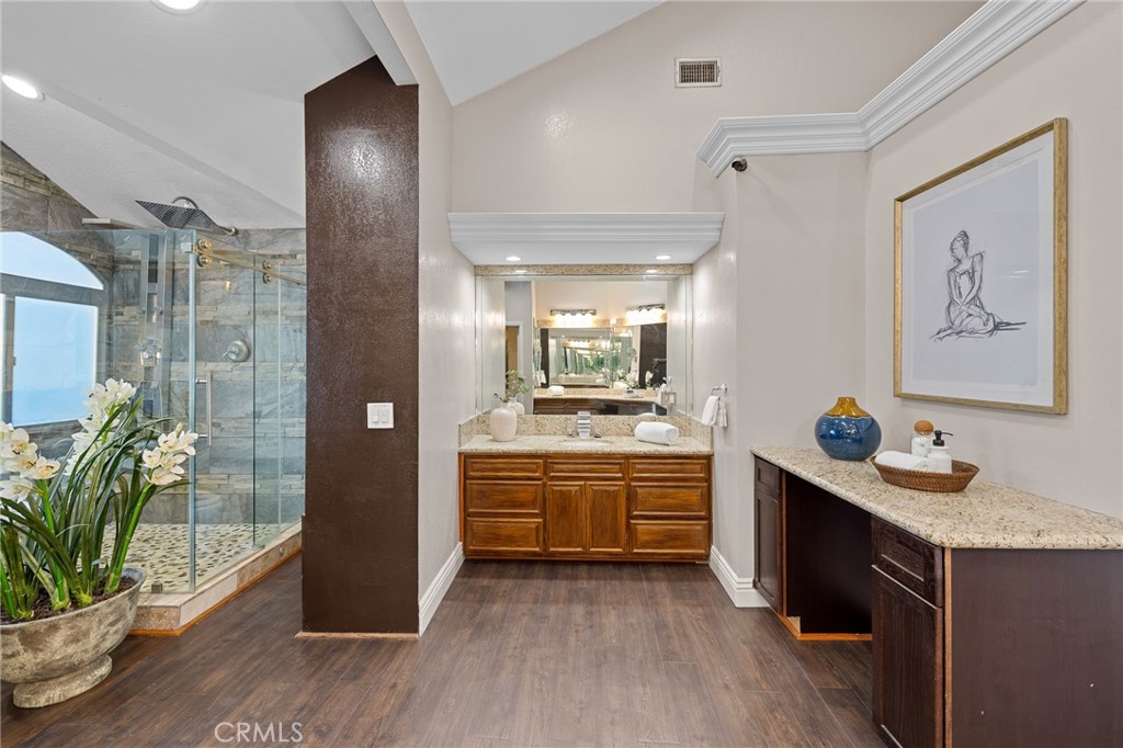 MLS #OC25198768 image #34