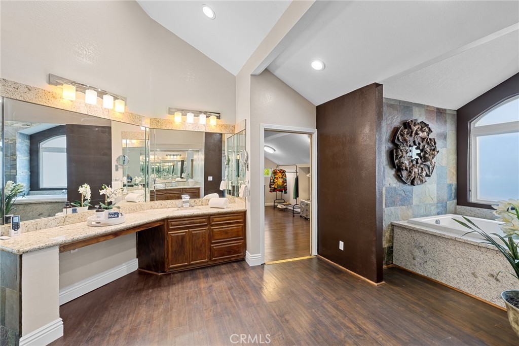 MLS #OC25198768 image #35