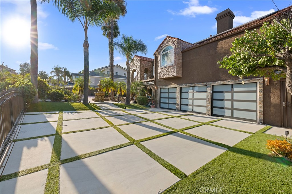 MLS #OC25198768 image #4