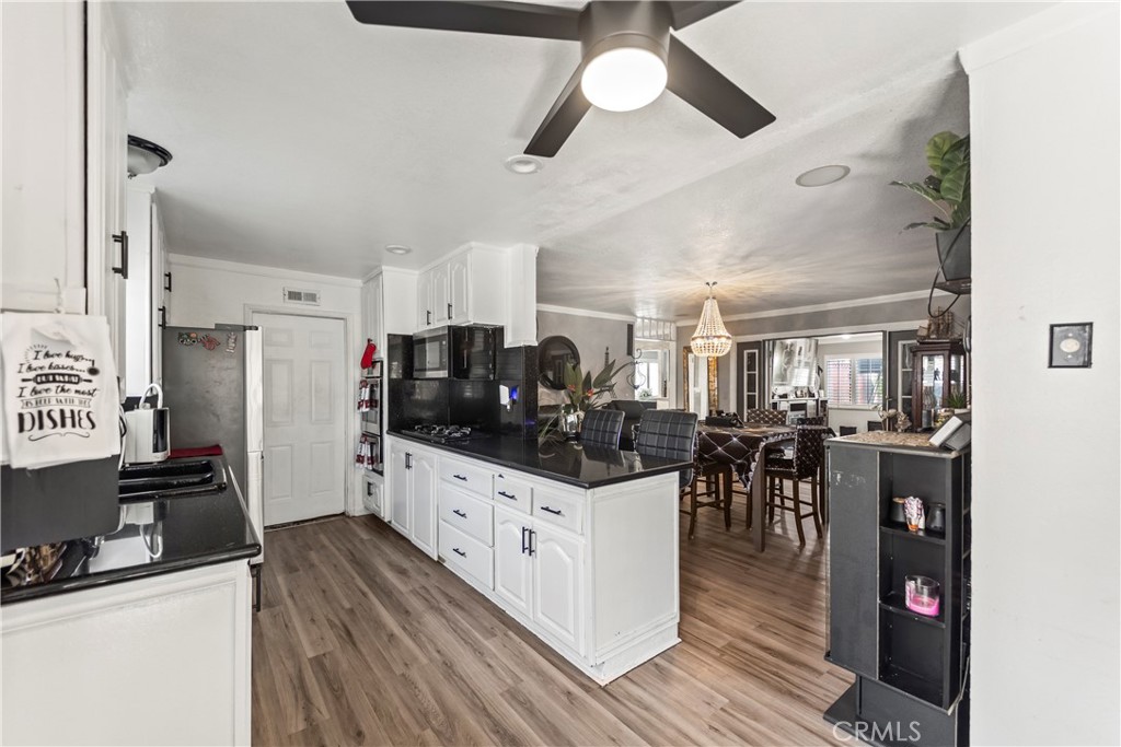 MLS #OC25198883 image #11