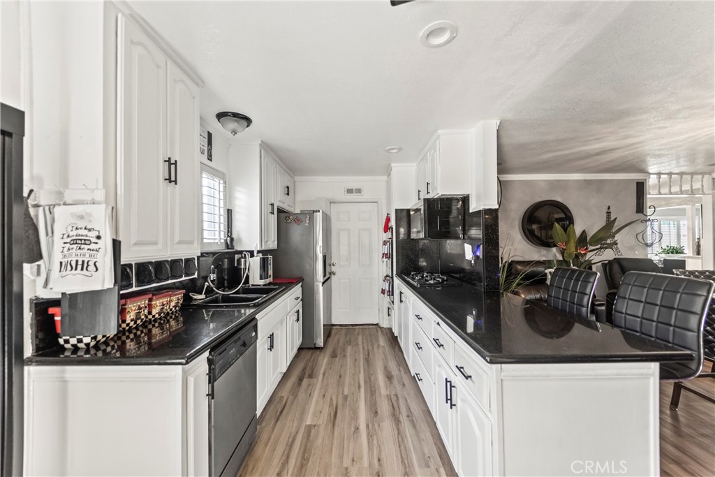 MLS #OC25198883 image #12