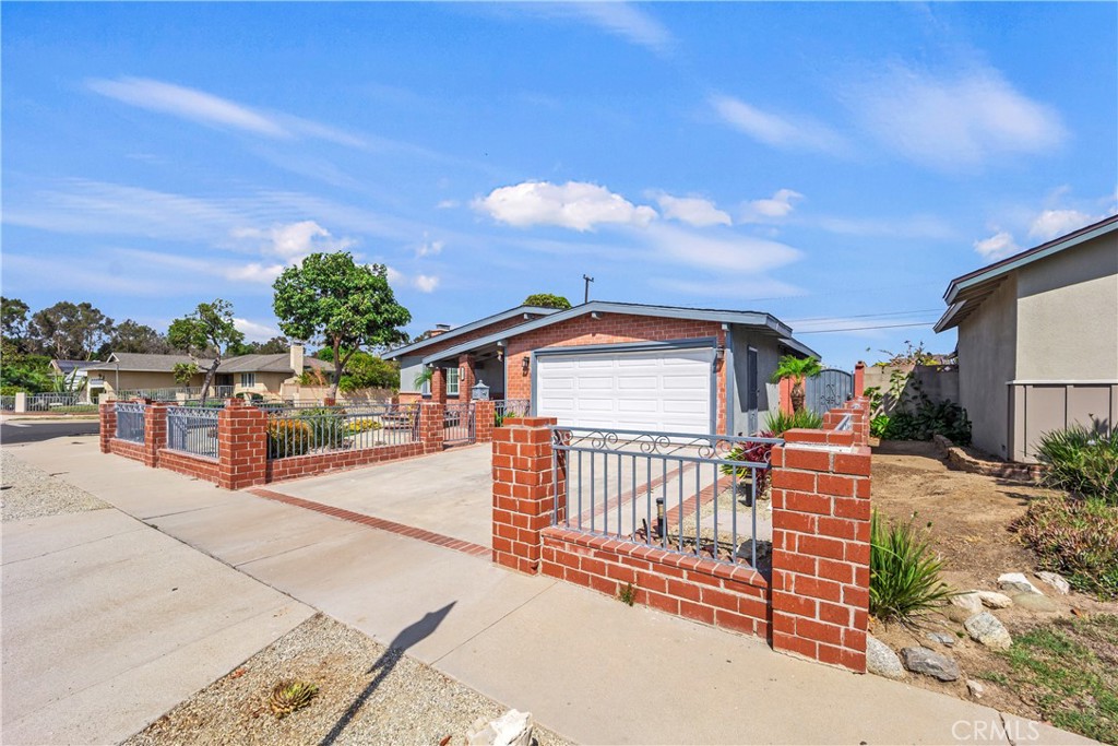 MLS #OC25198883 image #3