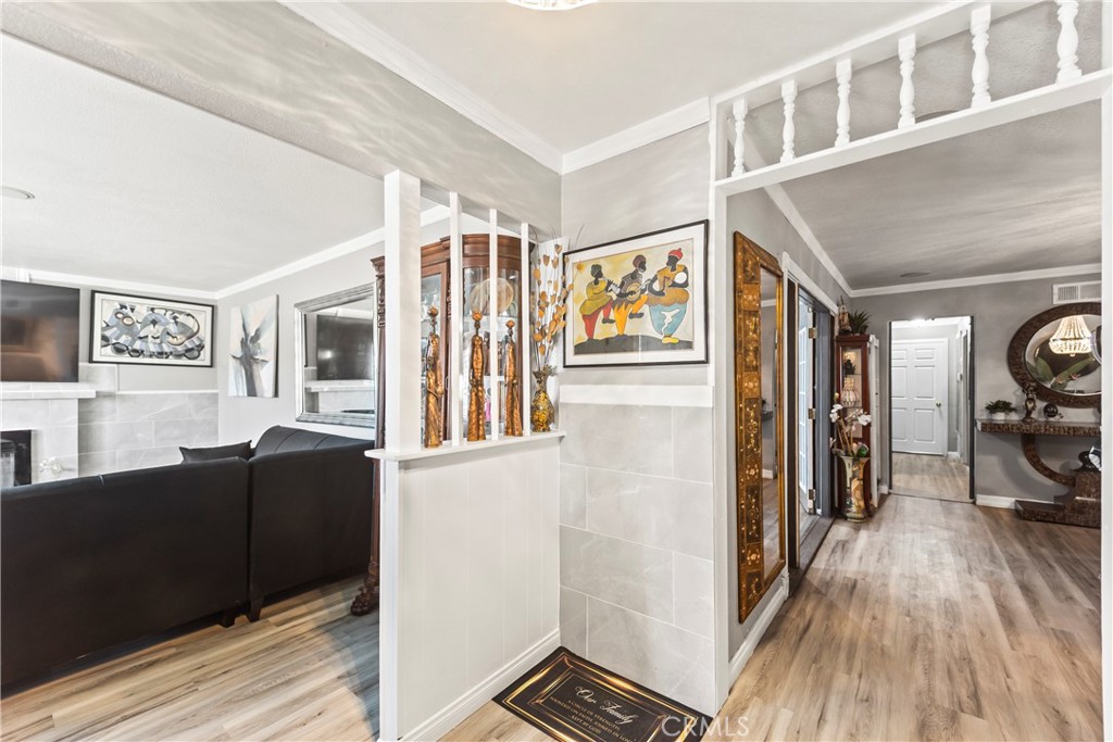 MLS #OC25198883 image #5