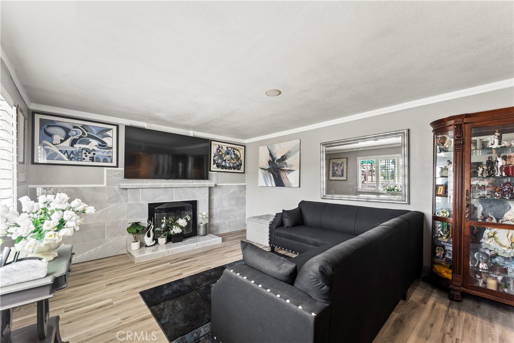 MLS #OC25198883 image #6