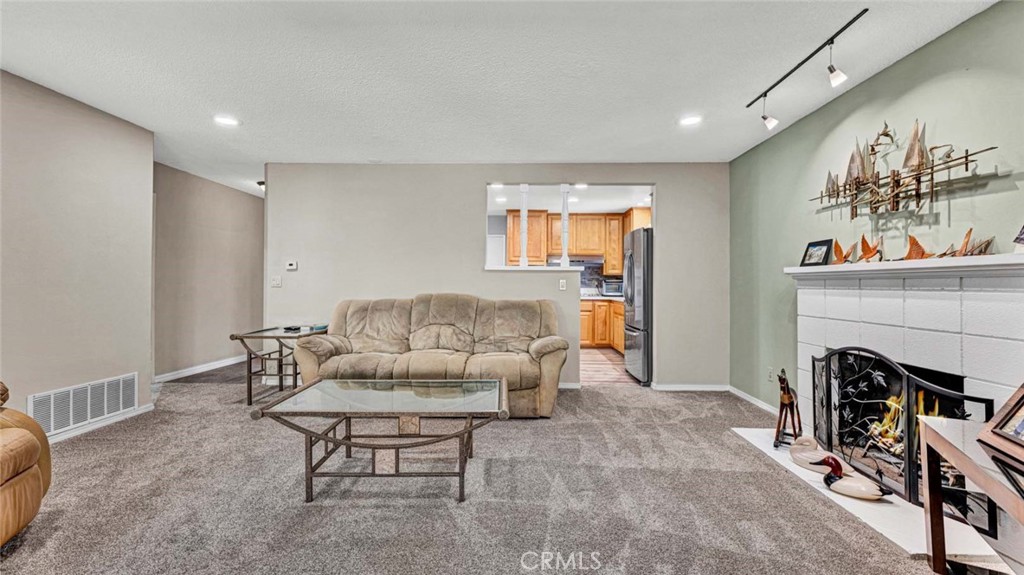 MLS #OC25198952 image #3