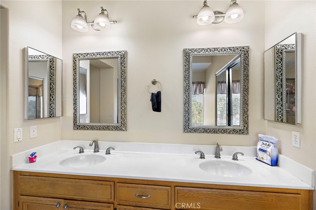 MLS #OC25199052 image #26