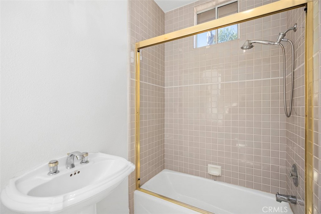 MLS #OC25199068 image #18