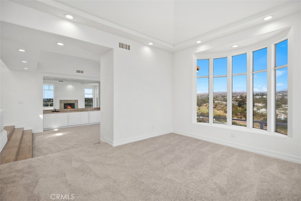 MLS #OC25199068 image #9