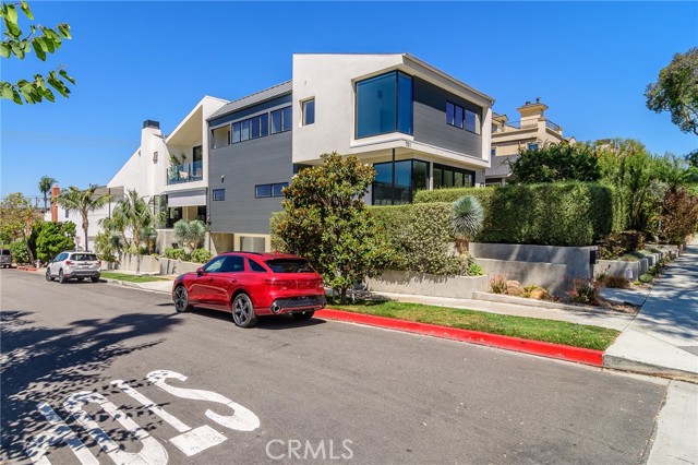 MLS #OC25199161 image #1