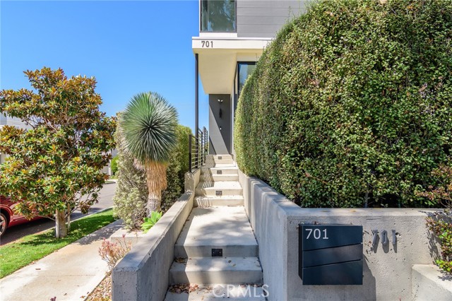 MLS #OC25199161 image #2